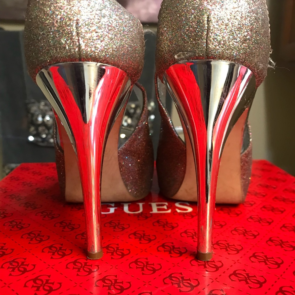 Guess Silver Pumps - Picture 4 of 6